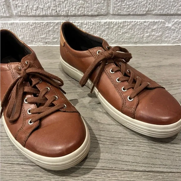 Ecco Men's Tan Leather Sneakers - Picture 2 of 7